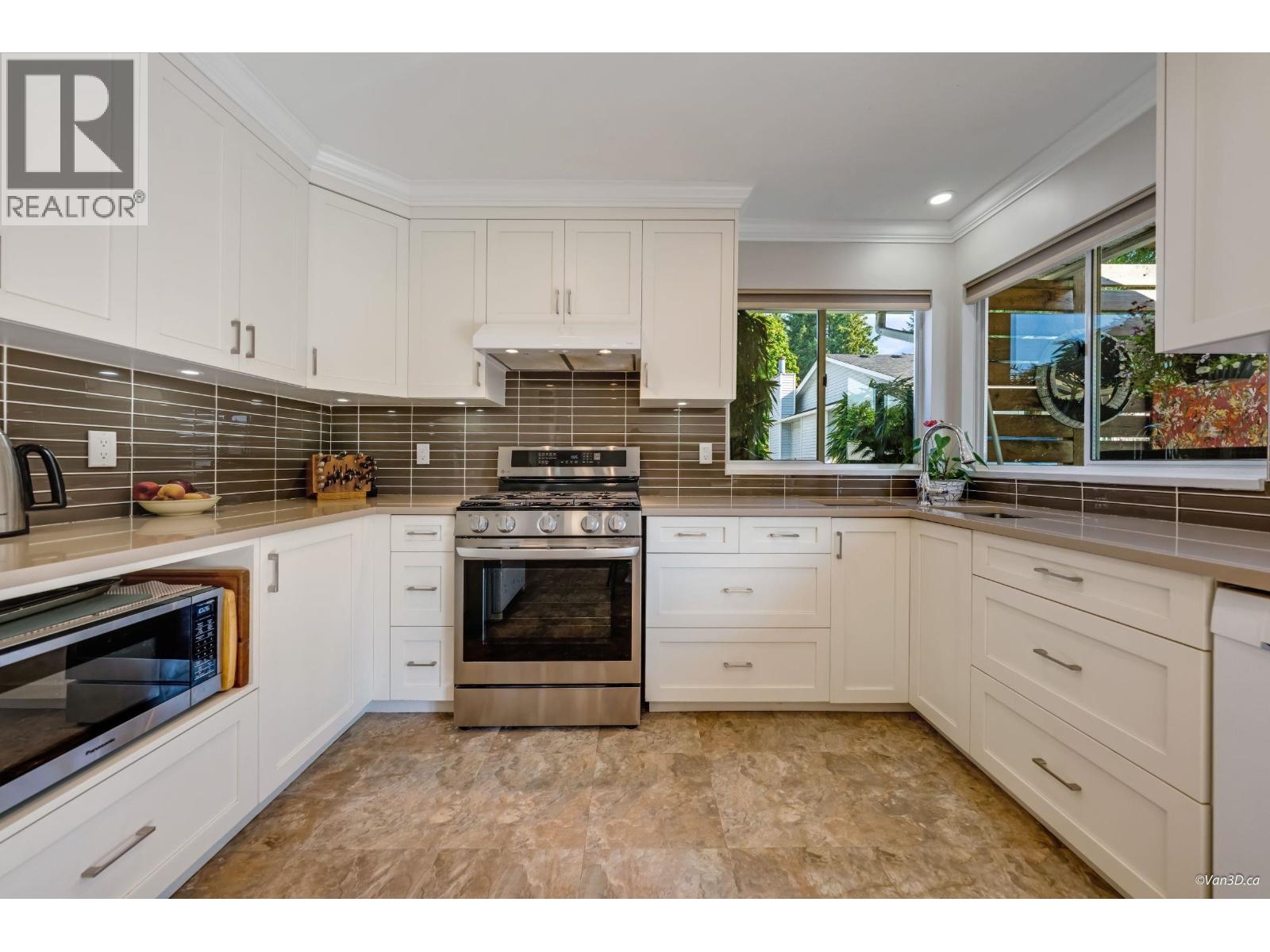 Photo 3 of 12226 202 Street, Maple Ridge BC