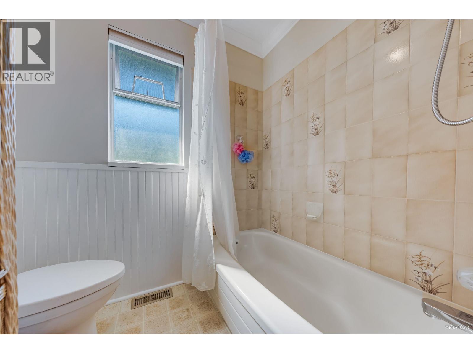Photo 16 of 12226 202 Street, Maple Ridge BC