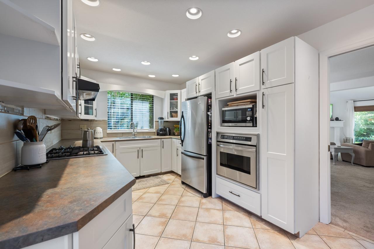 Photo 1 of 15 1725 Southmere Crescent, Surrey BC