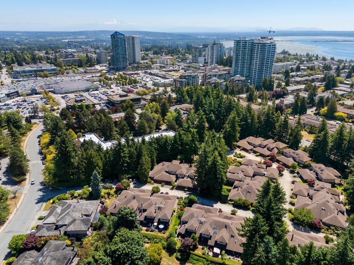 Photo 7 of 15 1725 Southmere Crescent, Surrey BC