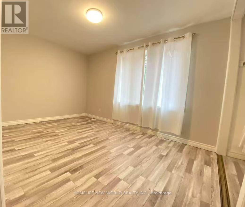 Photo 4 of Main 84 Rockport Crescent, Richmond Hill ON