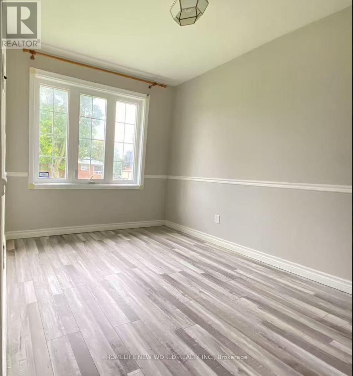 Photo 5 of Main 84 Rockport Crescent, Richmond Hill ON