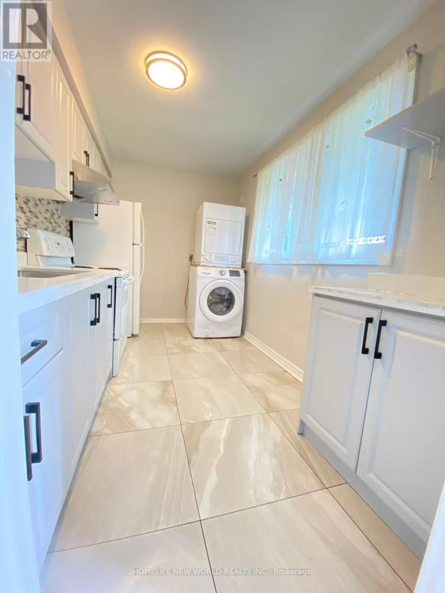 Photo 7 of Main 84 Rockport Crescent, Richmond Hill ON