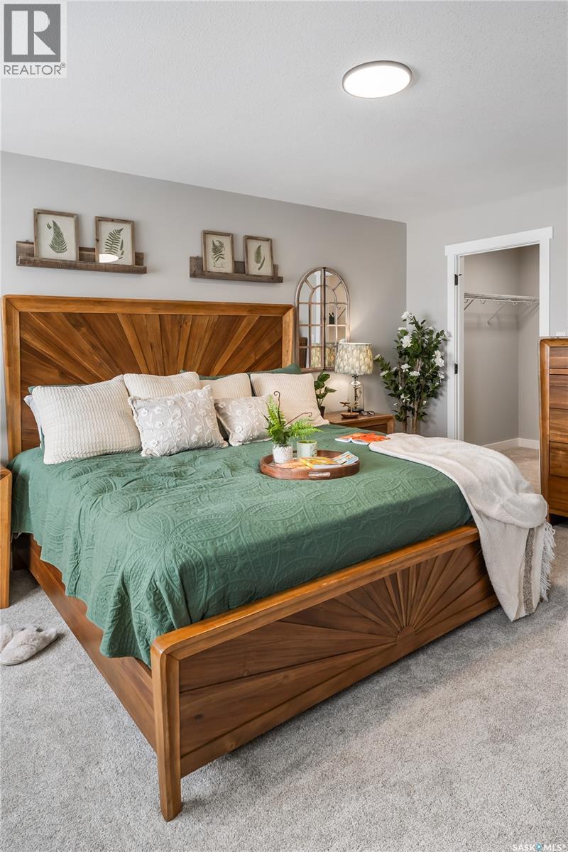 Photo 1 of 618 Kinloch Crescent, Saskatoon SK