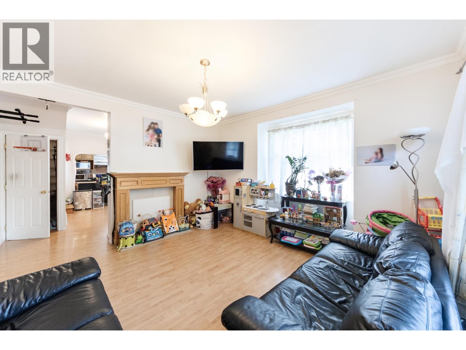 Photo 5 of 4836 Clarendon Street, Vancouver BC