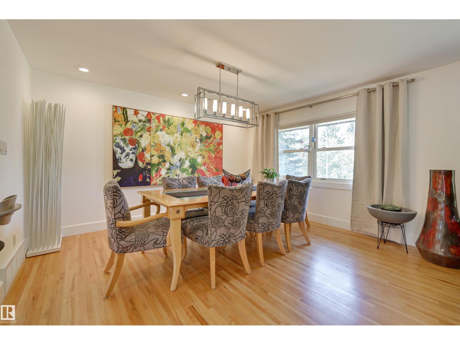 Photo 14 of 8907 Saskatchewan Dr Nw, Edmonton AB