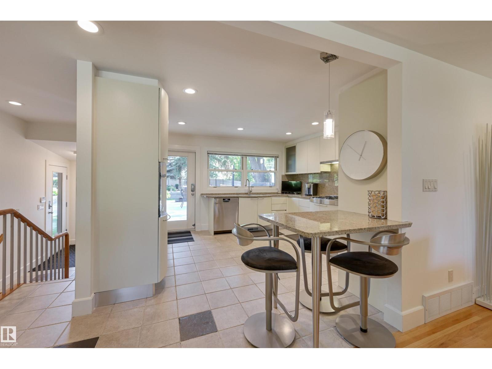 Photo 16 of 8907 Saskatchewan Dr Nw, Edmonton AB