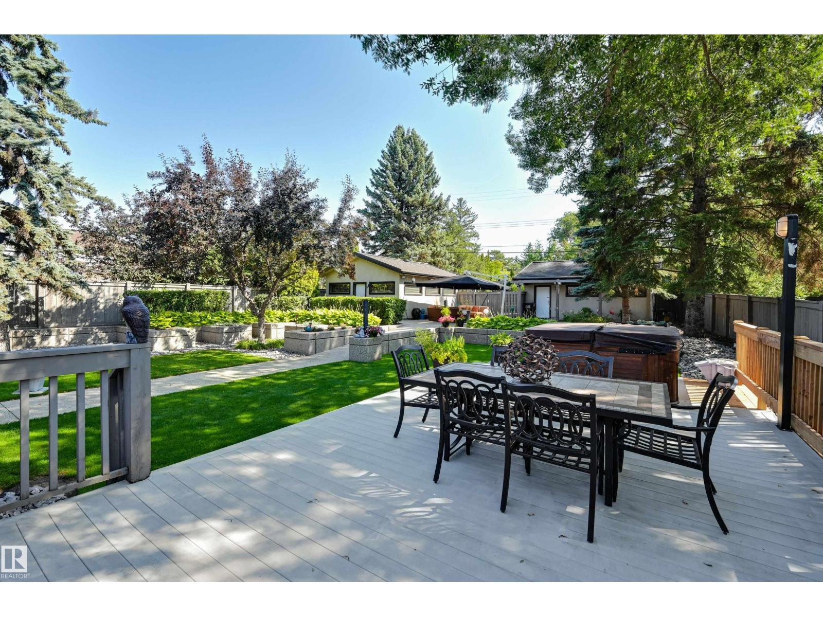 Photo 24 of 8907 Saskatchewan Dr Nw, Edmonton AB