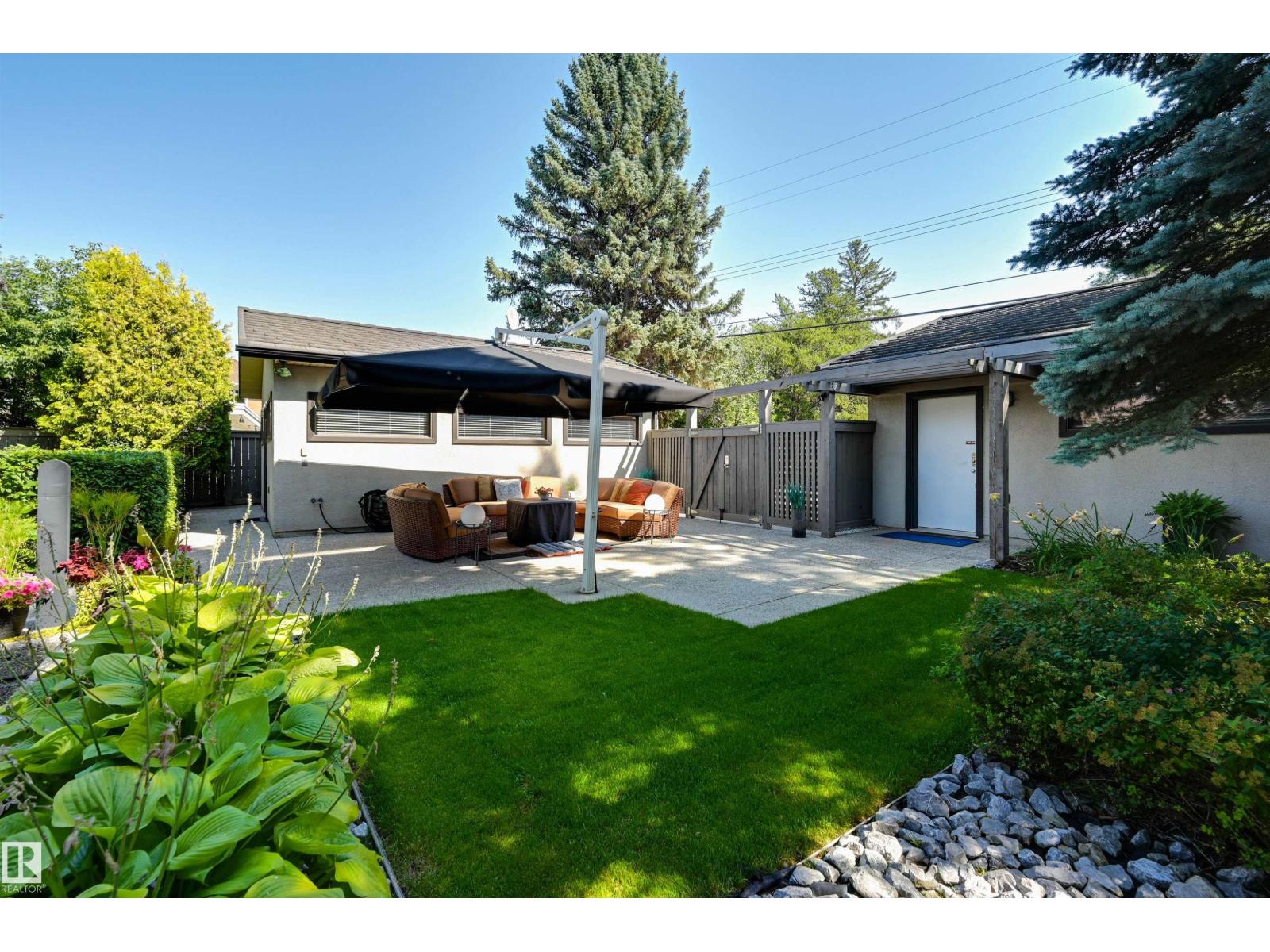 Photo 25 of 8907 Saskatchewan Dr Nw, Edmonton AB