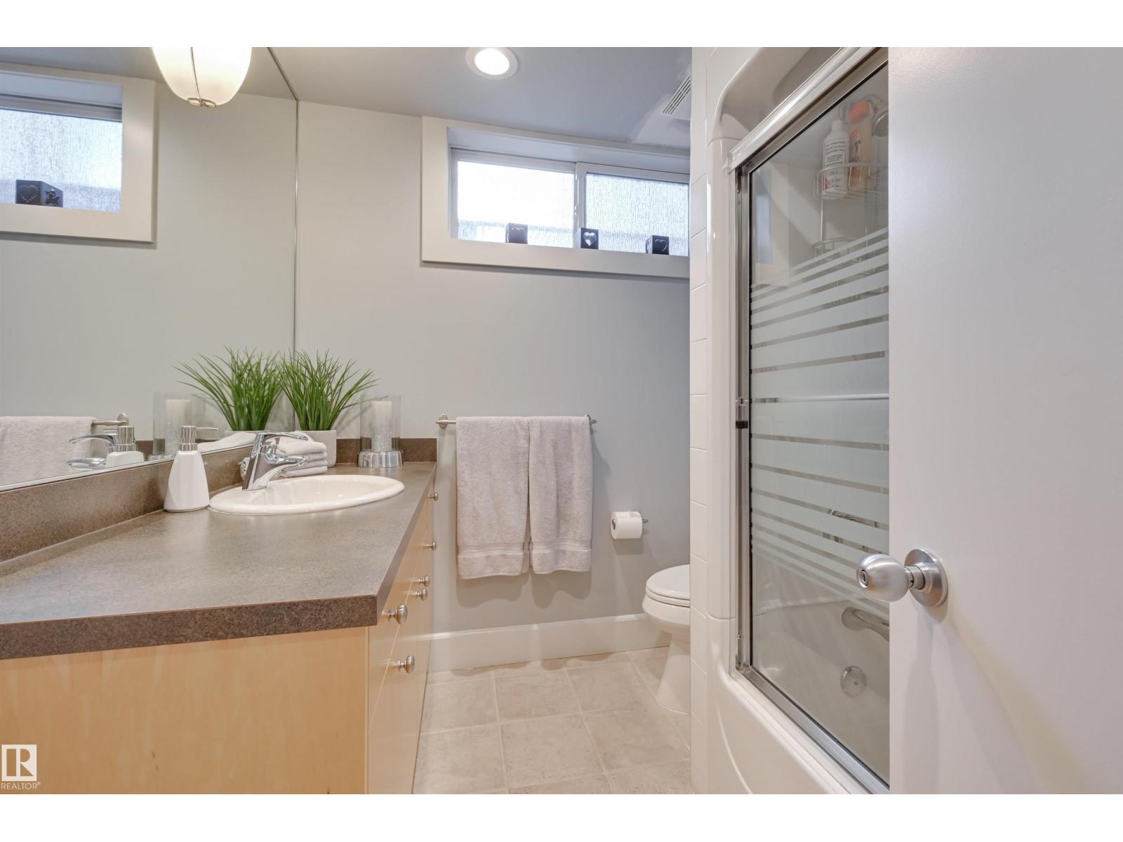 Photo 48 of 8907 Saskatchewan Dr Nw, Edmonton AB