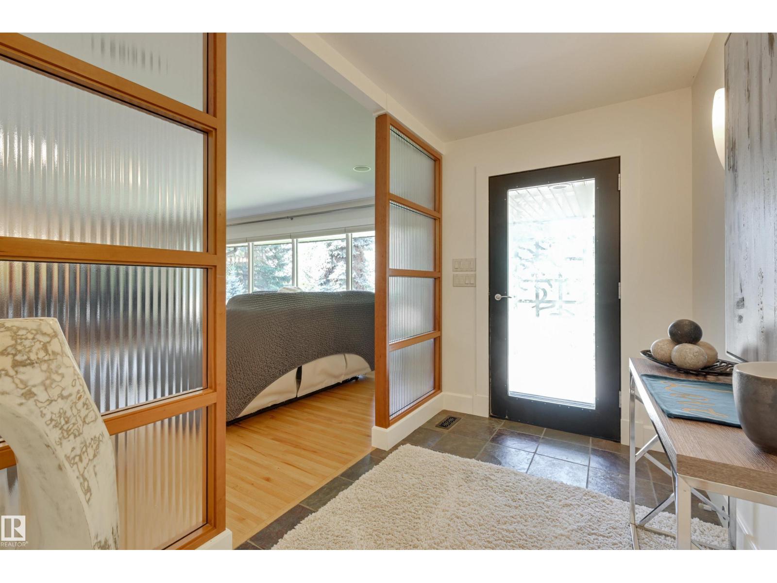 Photo 5 of 8907 Saskatchewan Dr Nw, Edmonton AB