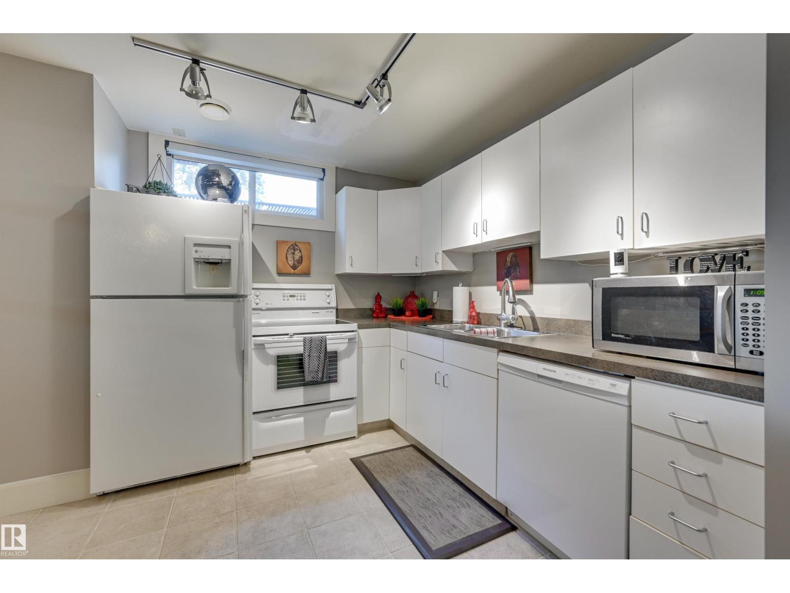 Photo 50 of 8907 Saskatchewan Dr Nw, Edmonton AB