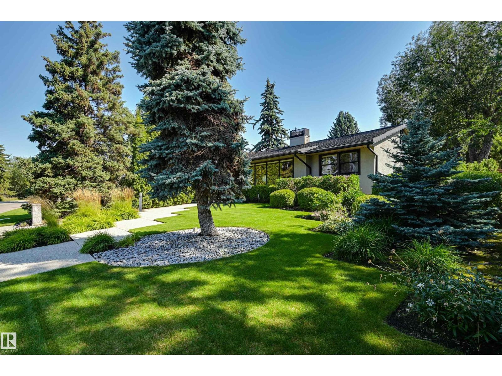 Photo 54 of 8907 Saskatchewan Dr Nw, Edmonton AB