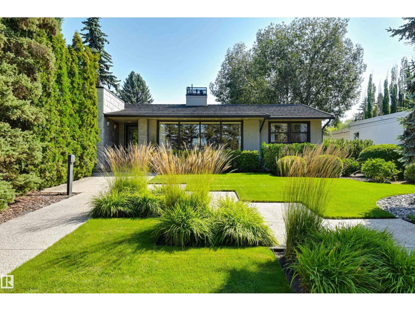 Photo 55 of 8907 Saskatchewan Dr Nw, Edmonton AB