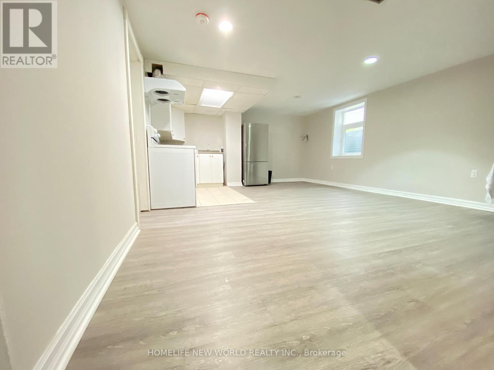 Photo 2 of Basement 84 Rockport Crescent, Richmond Hill ON