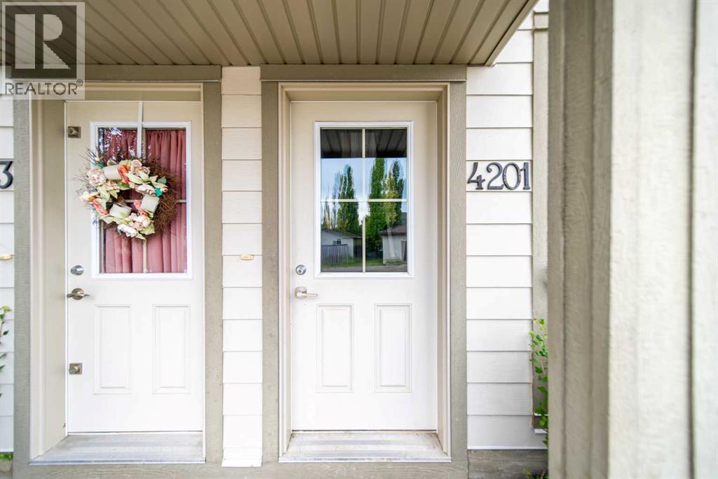Single Family House for Sale in   Eversyde Boulevard SW Evergreen Calgary 