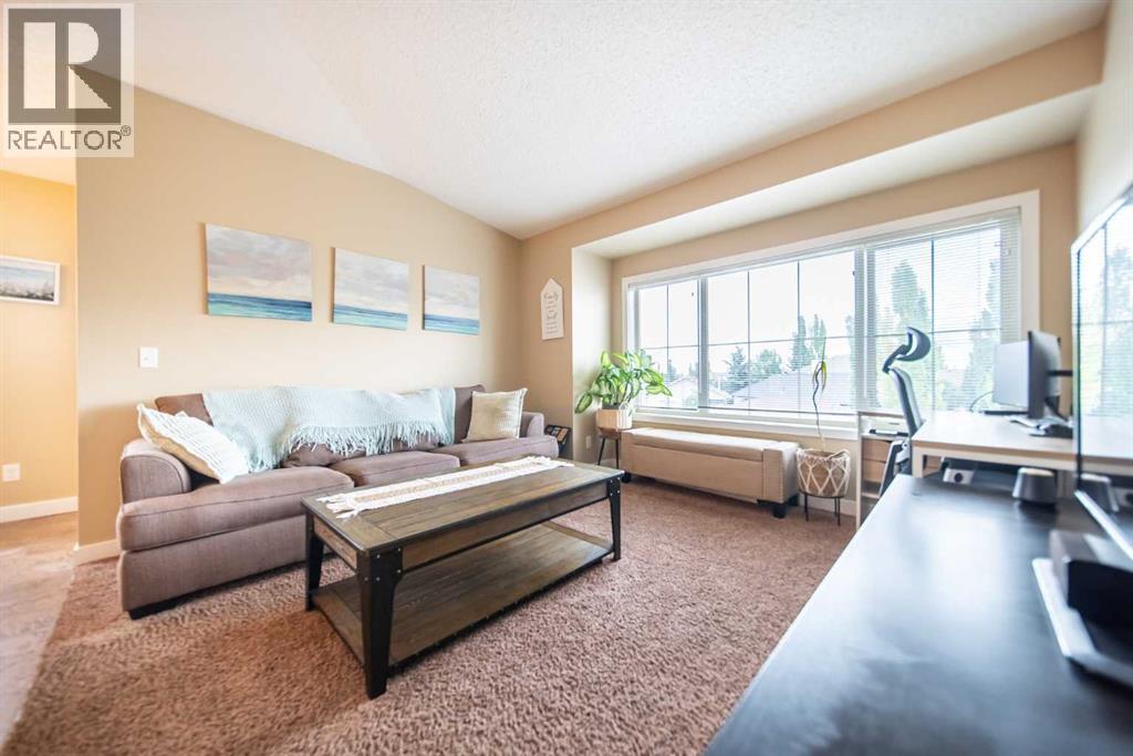 Single Family House for Sale in   Eversyde Boulevard SW Evergreen Calgary 