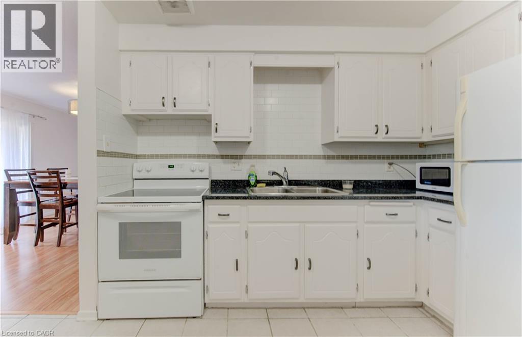 Photo 3 of 14 Williamsburg Road Unit 47, Kitchener ON
