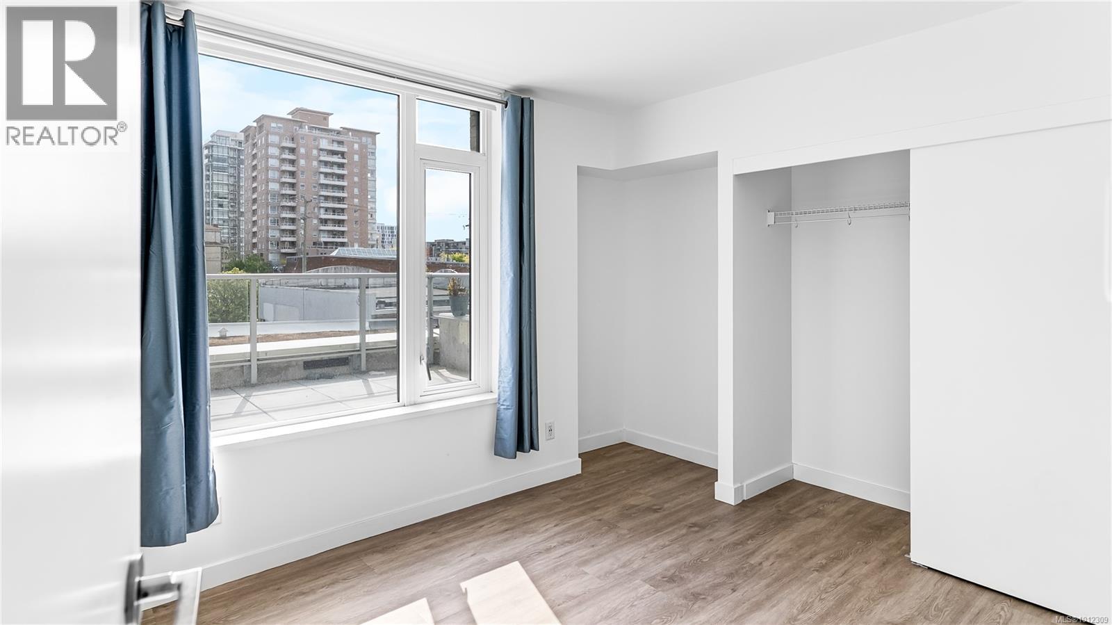 Photo 33 of 302 845 Johnson St, Victoria BC