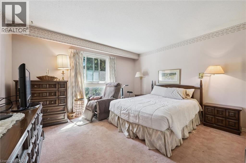 Photo 13 of 282 Westheights Drive, Kitchener ON