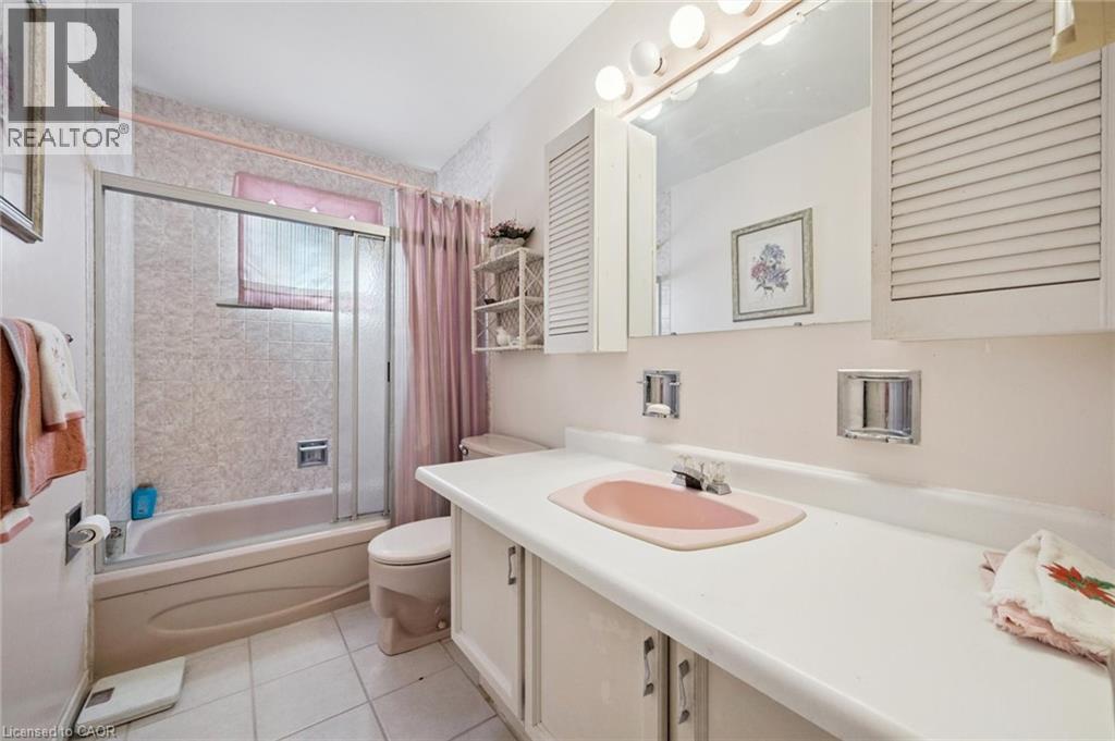 Photo 14 of 282 Westheights Drive, Kitchener ON