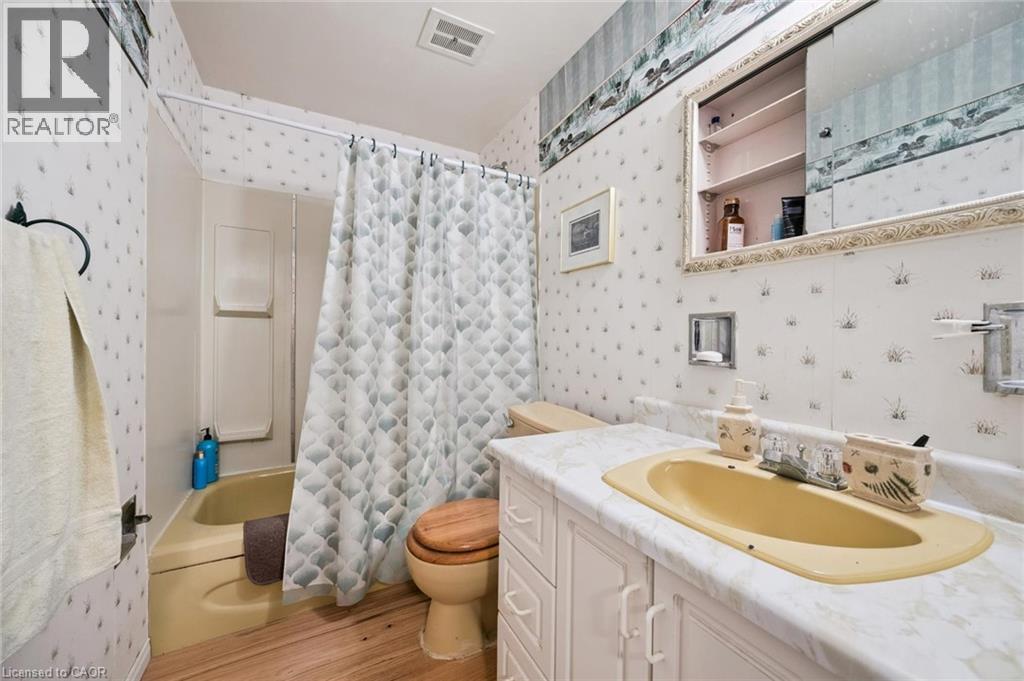 Photo 21 of 282 Westheights Drive, Kitchener ON