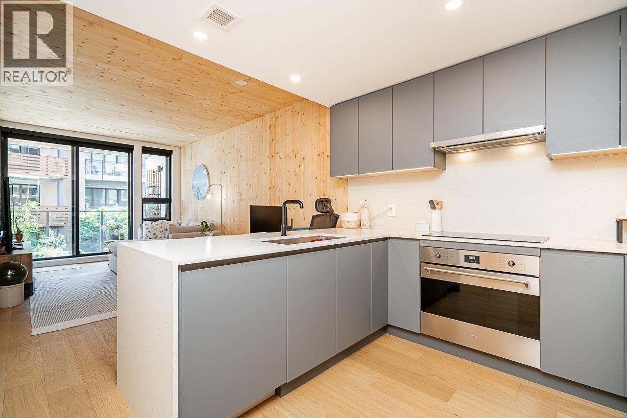 Photo 8 of 202 310 Salter Street, New Westminster BC