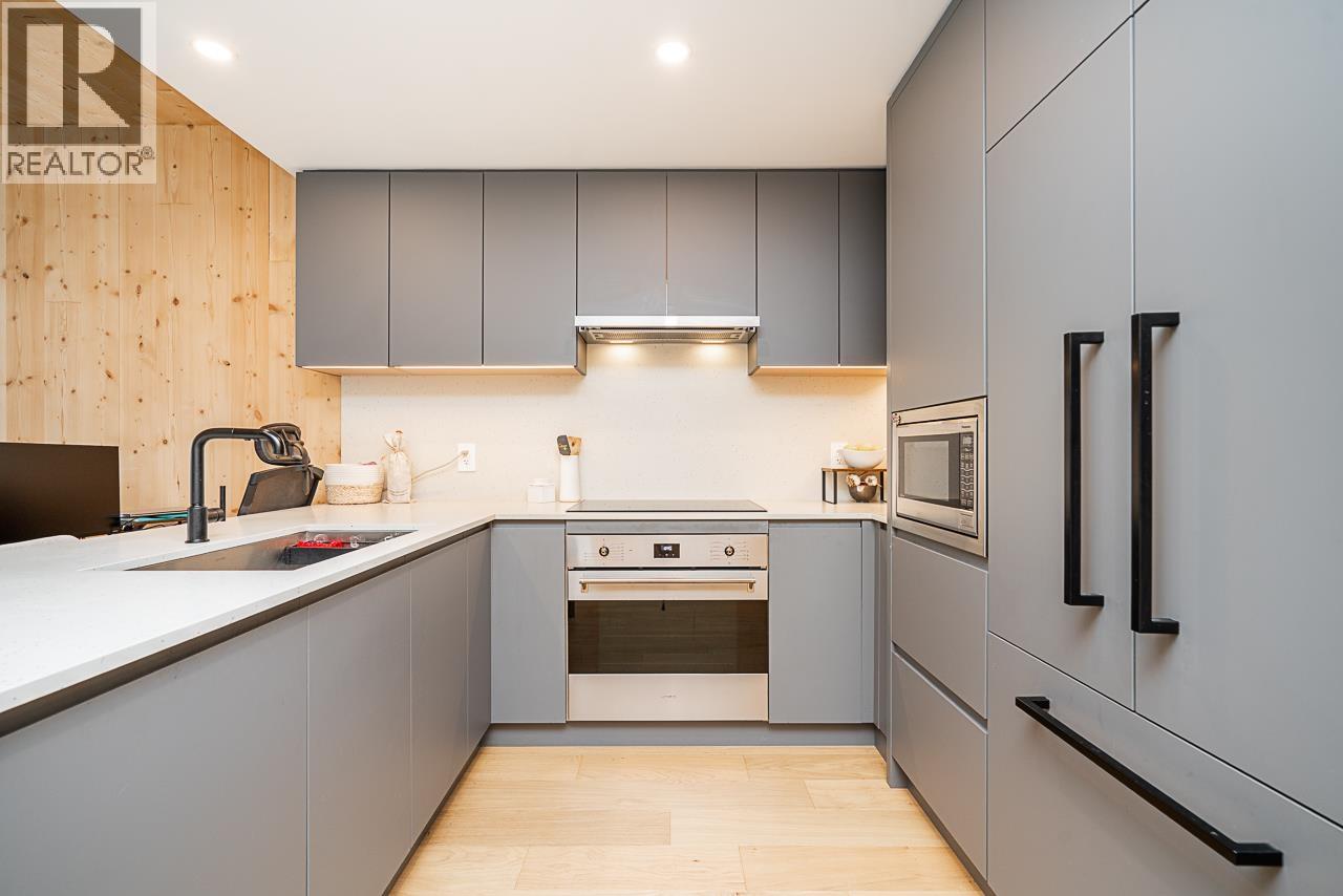 Photo 9 of 202 310 Salter Street, New Westminster BC