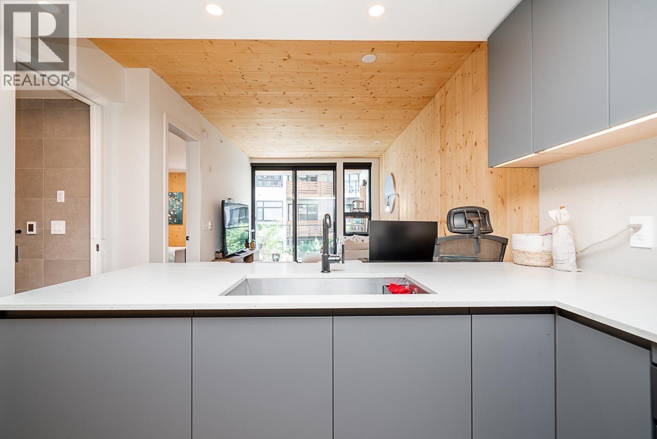 Photo 10 of 202 310 Salter Street, New Westminster BC