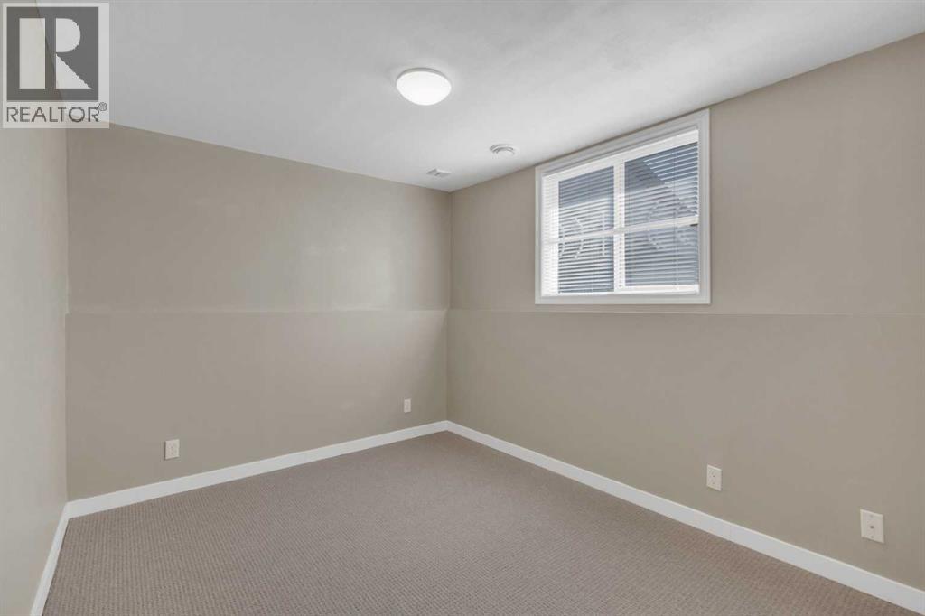 Photo 10 of 5617 Park Street, Blackfalds AB
