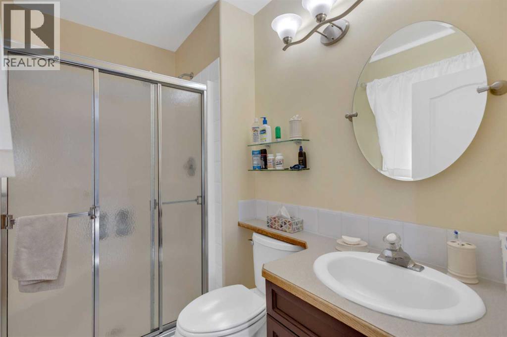 Photo 3 of 5617 Park Street, Blackfalds AB