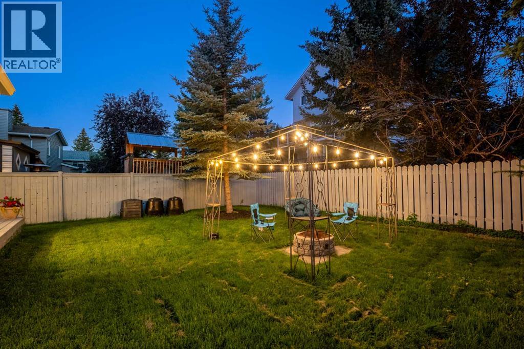 Photo 12 of 74 Sandringham Way Nw, Calgary AB