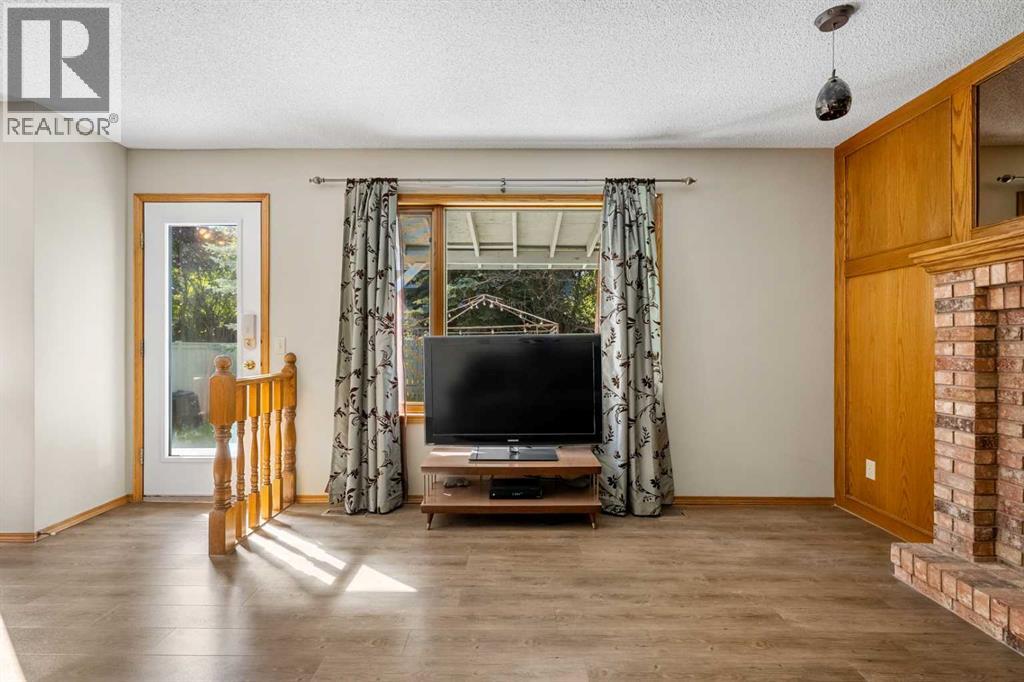Photo 22 of 74 Sandringham Way Nw, Calgary AB