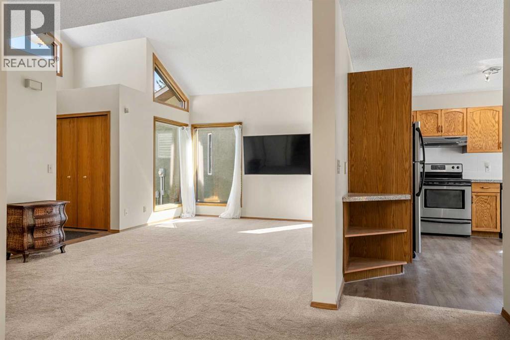 Photo 35 of 74 Sandringham Way Nw, Calgary AB