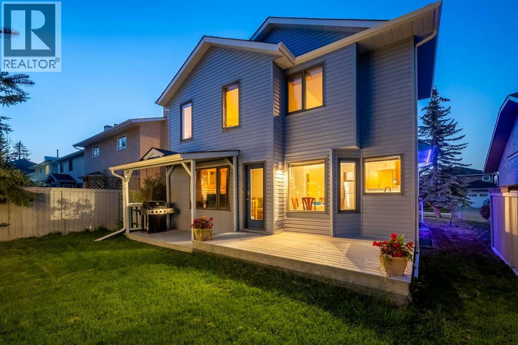 Photo 8 of 74 Sandringham Way Nw, Calgary AB