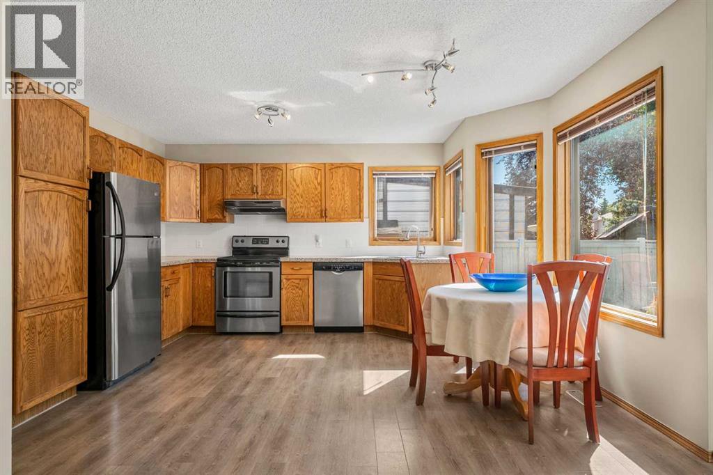 Photo 9 of 74 Sandringham Way Nw, Calgary AB