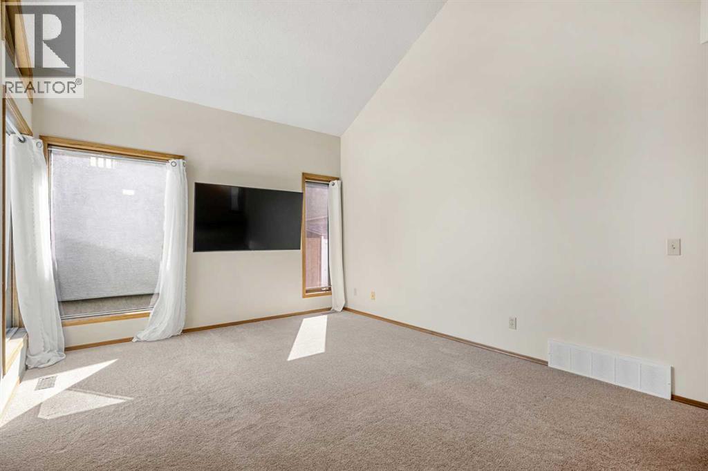 Photo 48 of 74 Sandringham Way Nw, Calgary AB