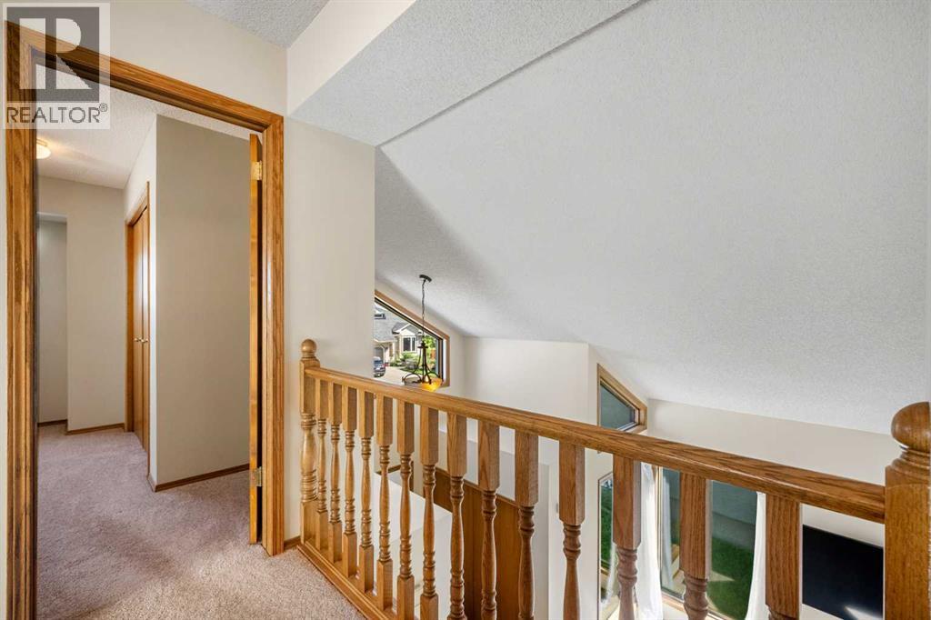 Photo 36 of 74 Sandringham Way Nw, Calgary AB