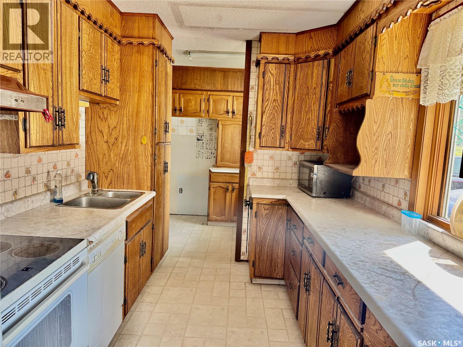 332 NORREYS STREET - 2