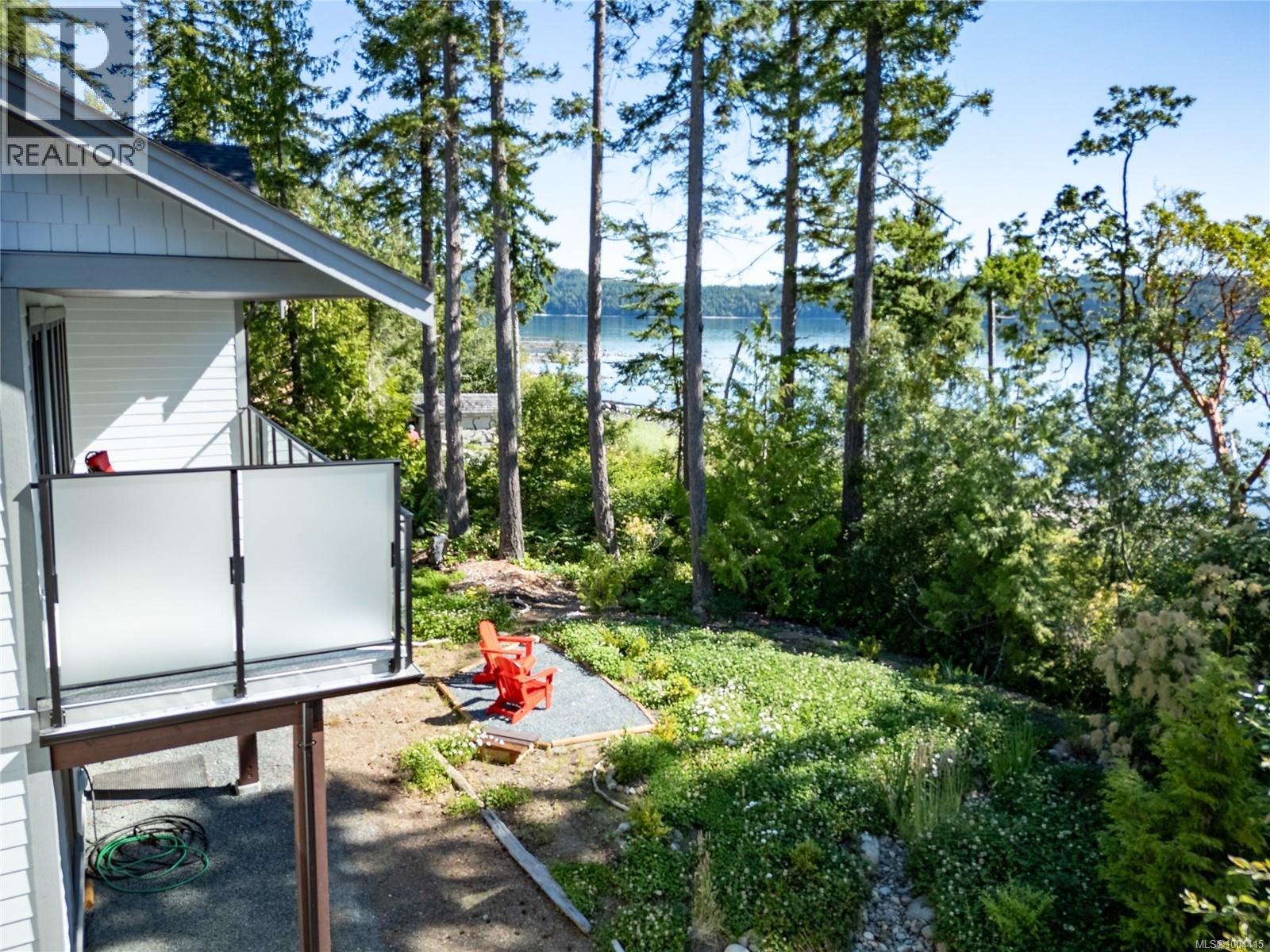 Photo 16 of 176 Baynes Dr, Fanny Bay BC