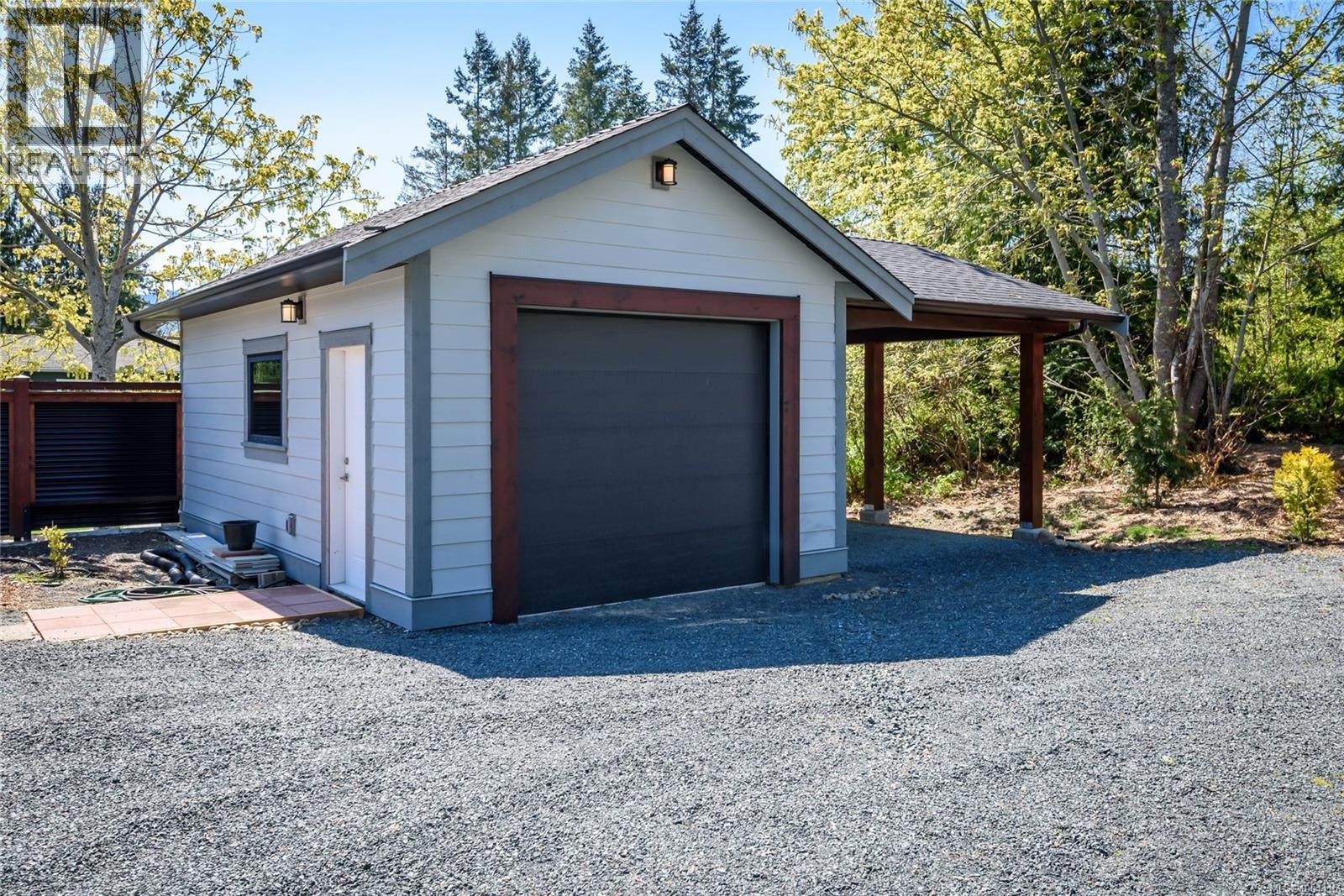 Photo 19 of 176 Baynes Dr, Fanny Bay BC