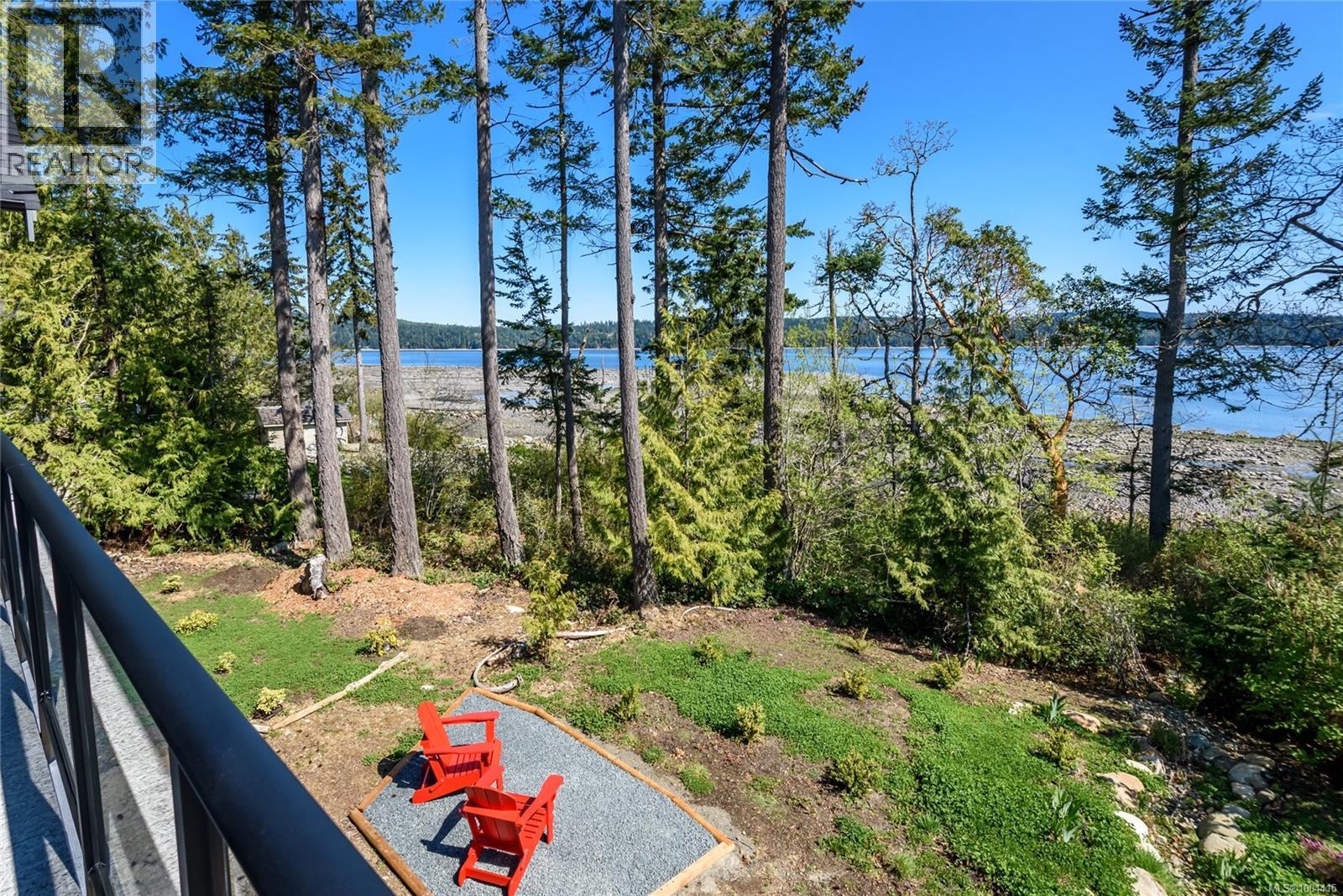 Photo 18 of 176 Baynes Dr, Fanny Bay BC