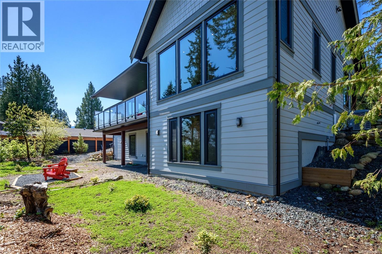 Photo 32 of 176 Baynes Dr, Fanny Bay BC