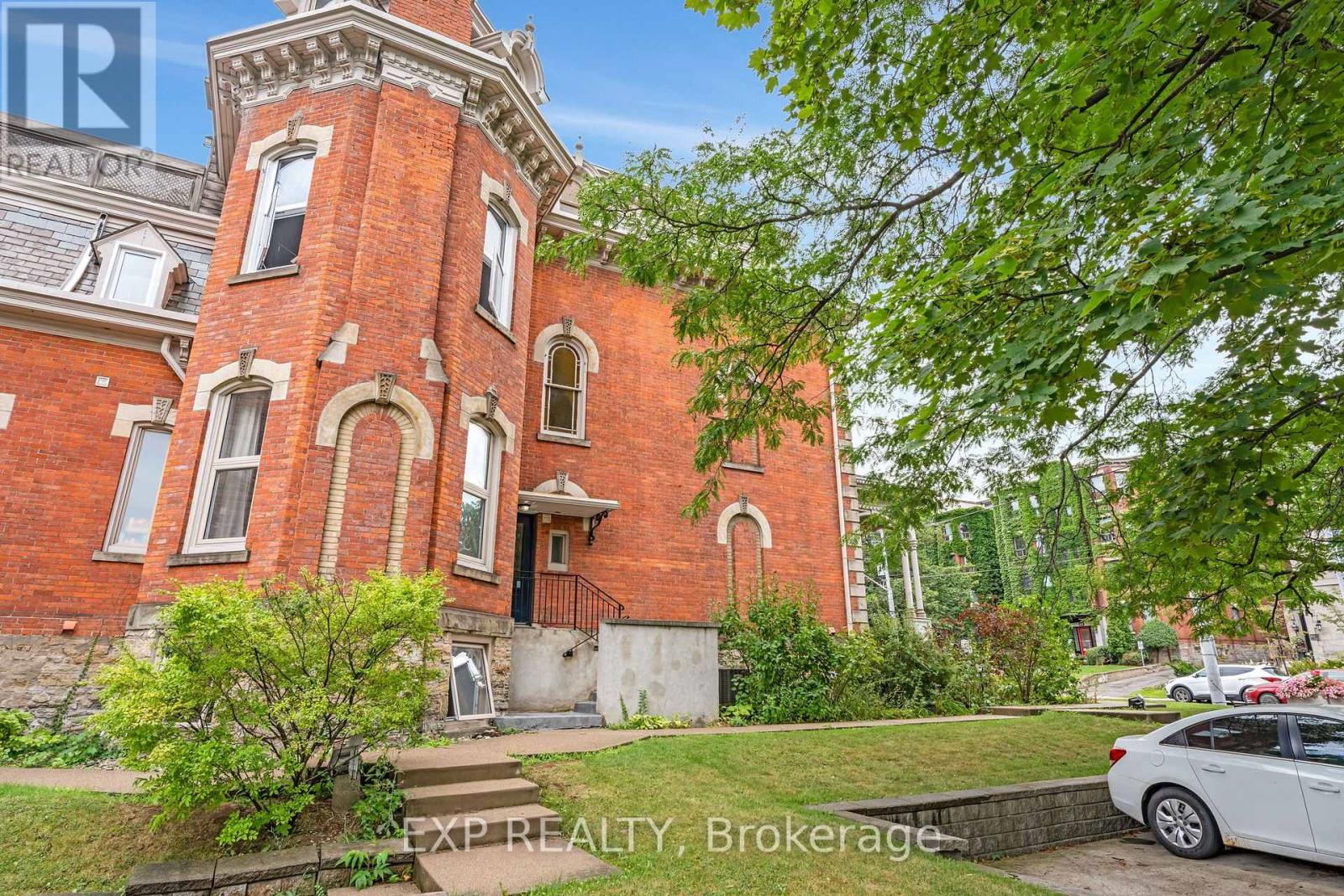Photo 5 of 2 46 Herkimer Street, Hamilton ON