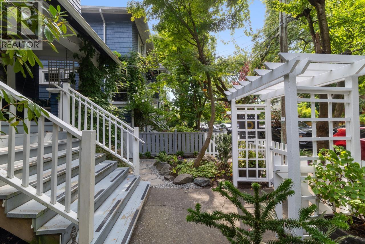 Photo 7 of 2220 Stephens Street, Vancouver BC