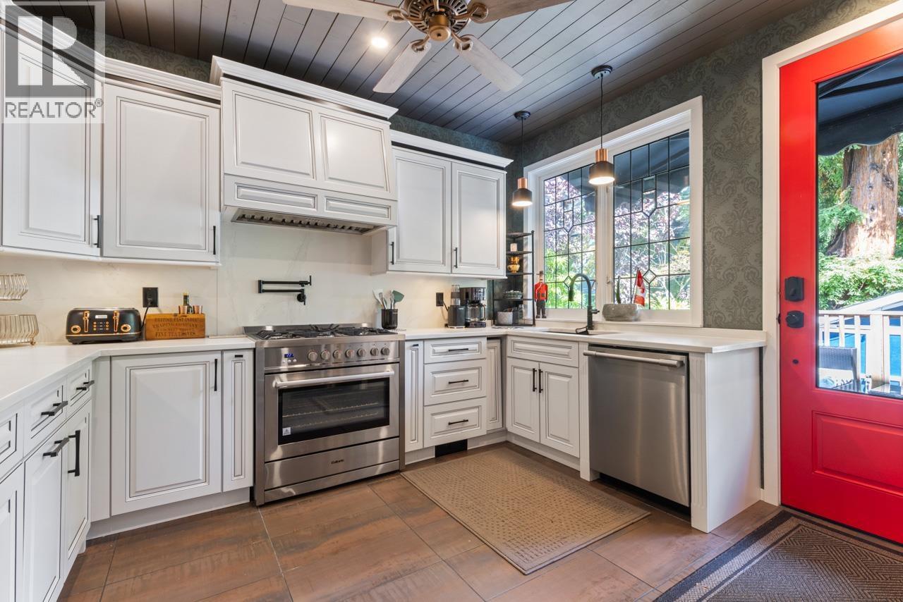 Photo 17 of 2220 Stephens Street, Vancouver BC