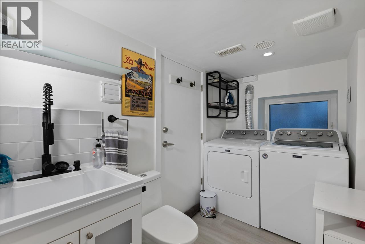 Photo 31 of 2220 Stephens Street, Vancouver BC