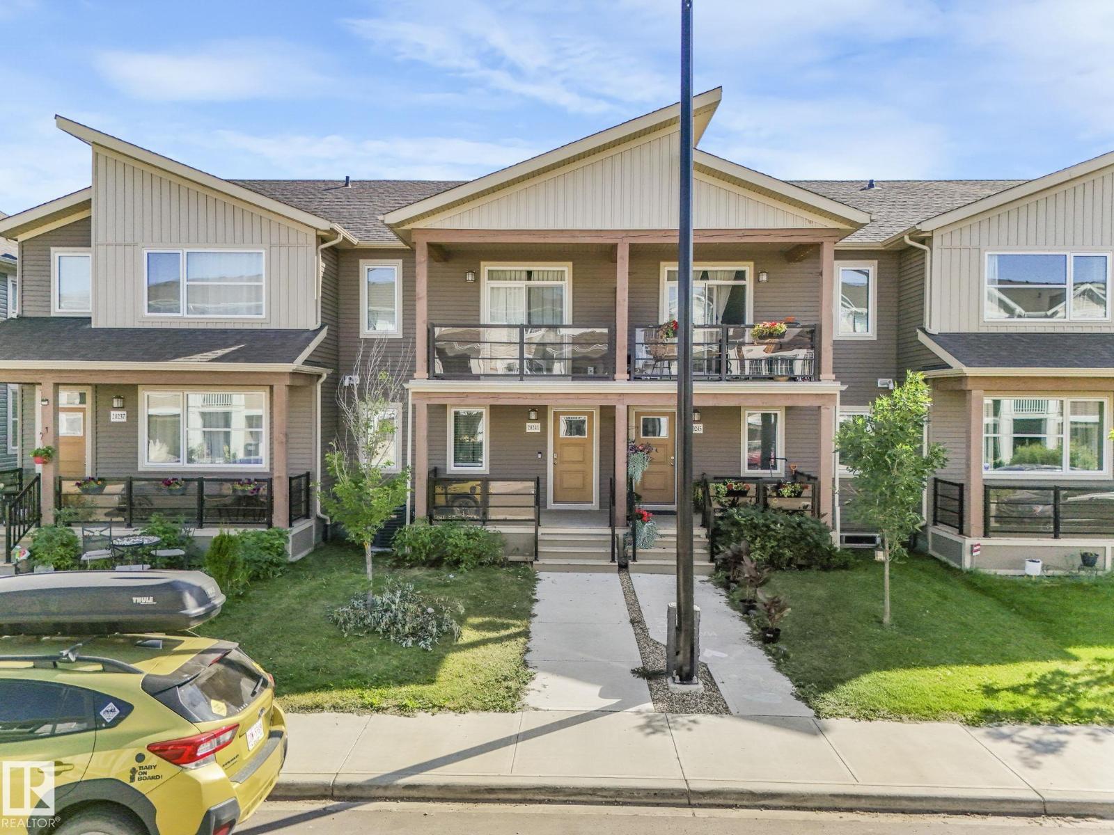 Photo 13 of 20241 15 A Av Nw Nw, Edmonton AB