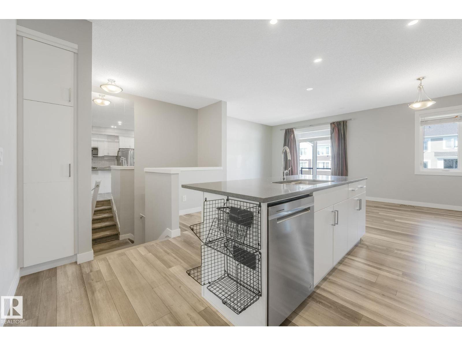 Photo 36 of 20241 15 A Av Nw Nw, Edmonton AB