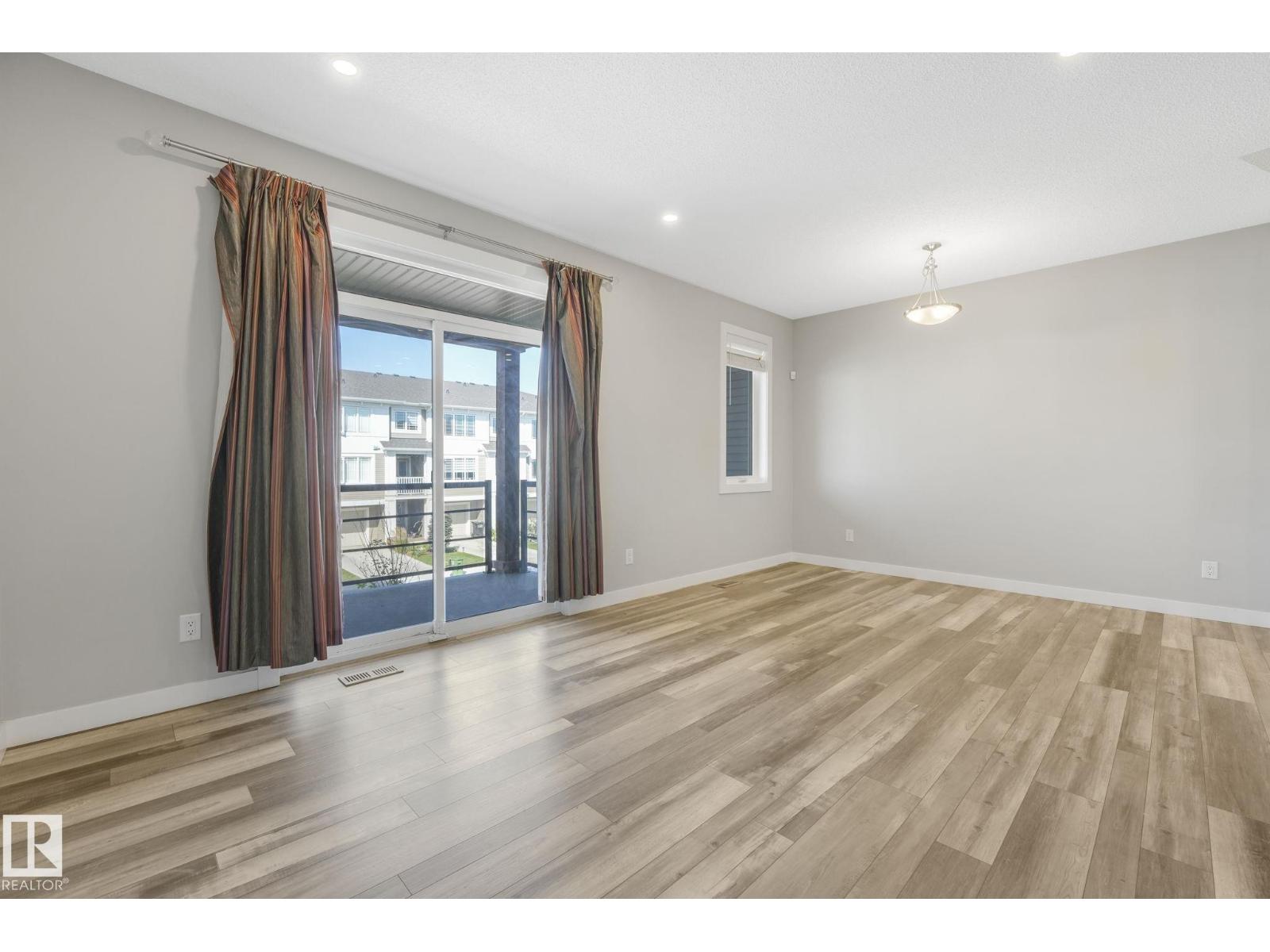 Photo 39 of 20241 15 A Av Nw Nw, Edmonton AB